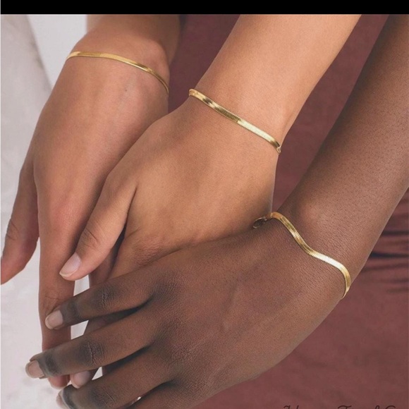 Trendy Gold Stainless Steel Snake Chain Bracelet – Minimalist Chic - Picture 7 of 7